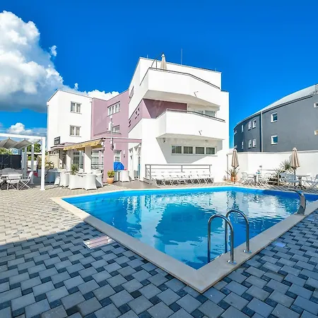 Family M Hostel Zadar